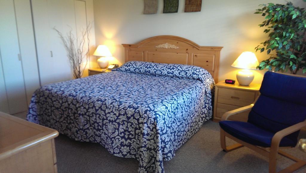 Montauk Manor Ξενοδοχείο Δωμάτιο φωτογραφία A bed with a duvet