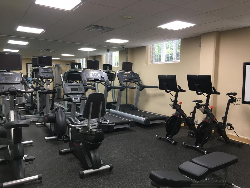 Montauk Manor Ξενοδοχείο Εξωτερικό φωτογραφία The Fitness Center at the 1000 North Main Street location